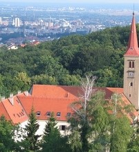 Biskup Jezerinac na početku devetnice Velikoj Gospi u Remetama